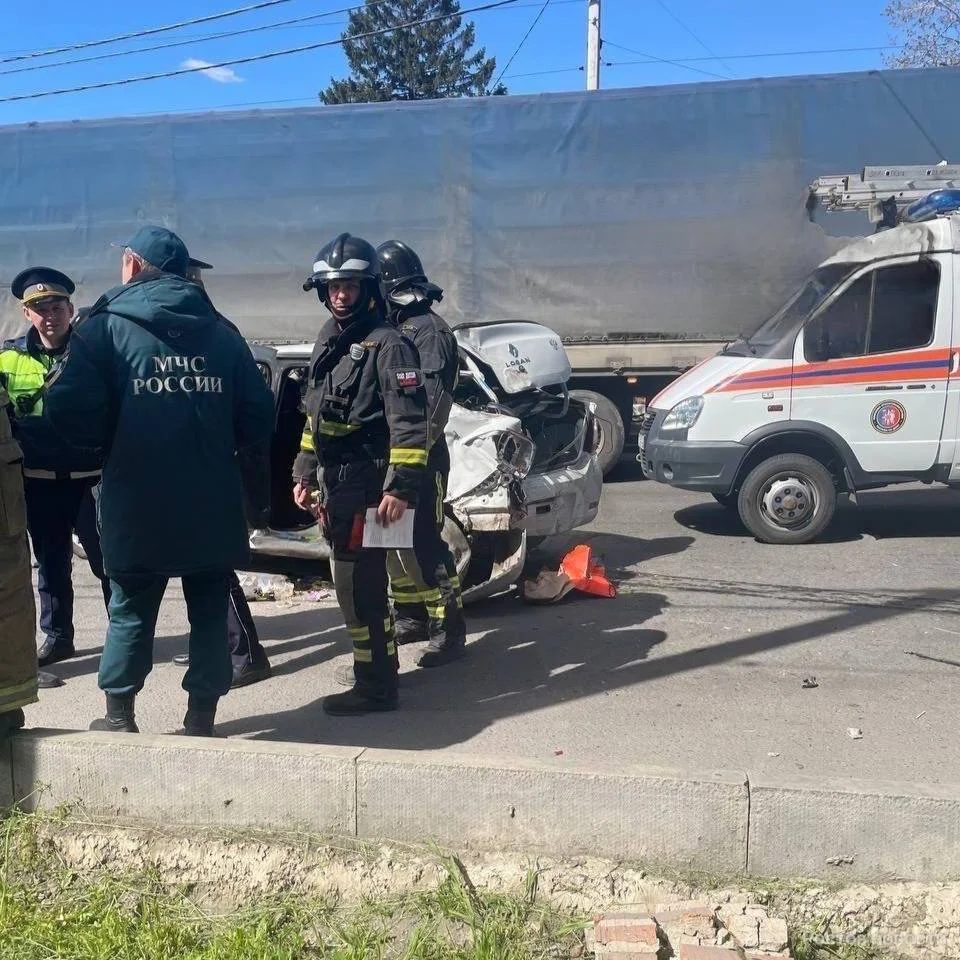На улице Щедрина в Ростове в такси взорвался газовый баллон, погибла женщина