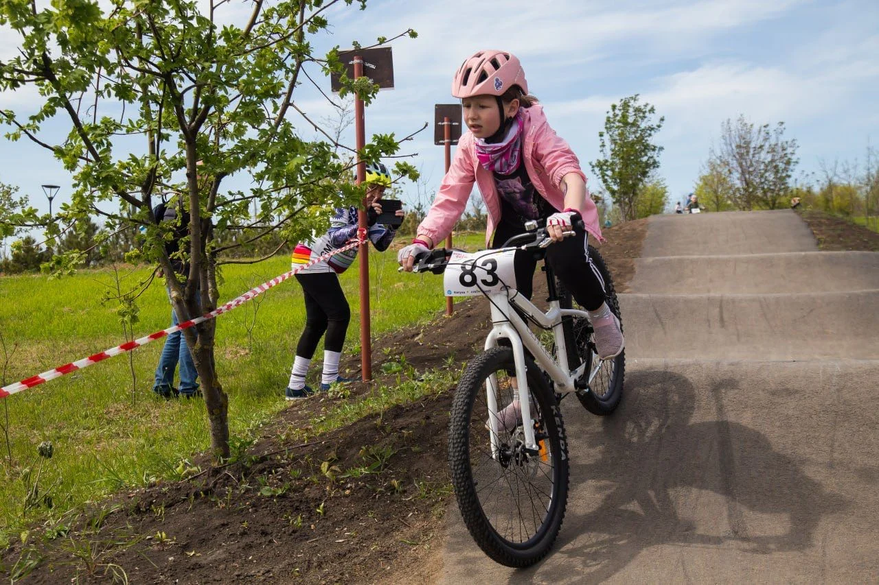 В Ростове-на-Дону велосезон открыли массовой гонкой в Суворовском