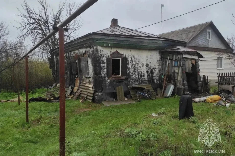 Пенсионер погиб при пожаре в Ростовской области из-за сигареты