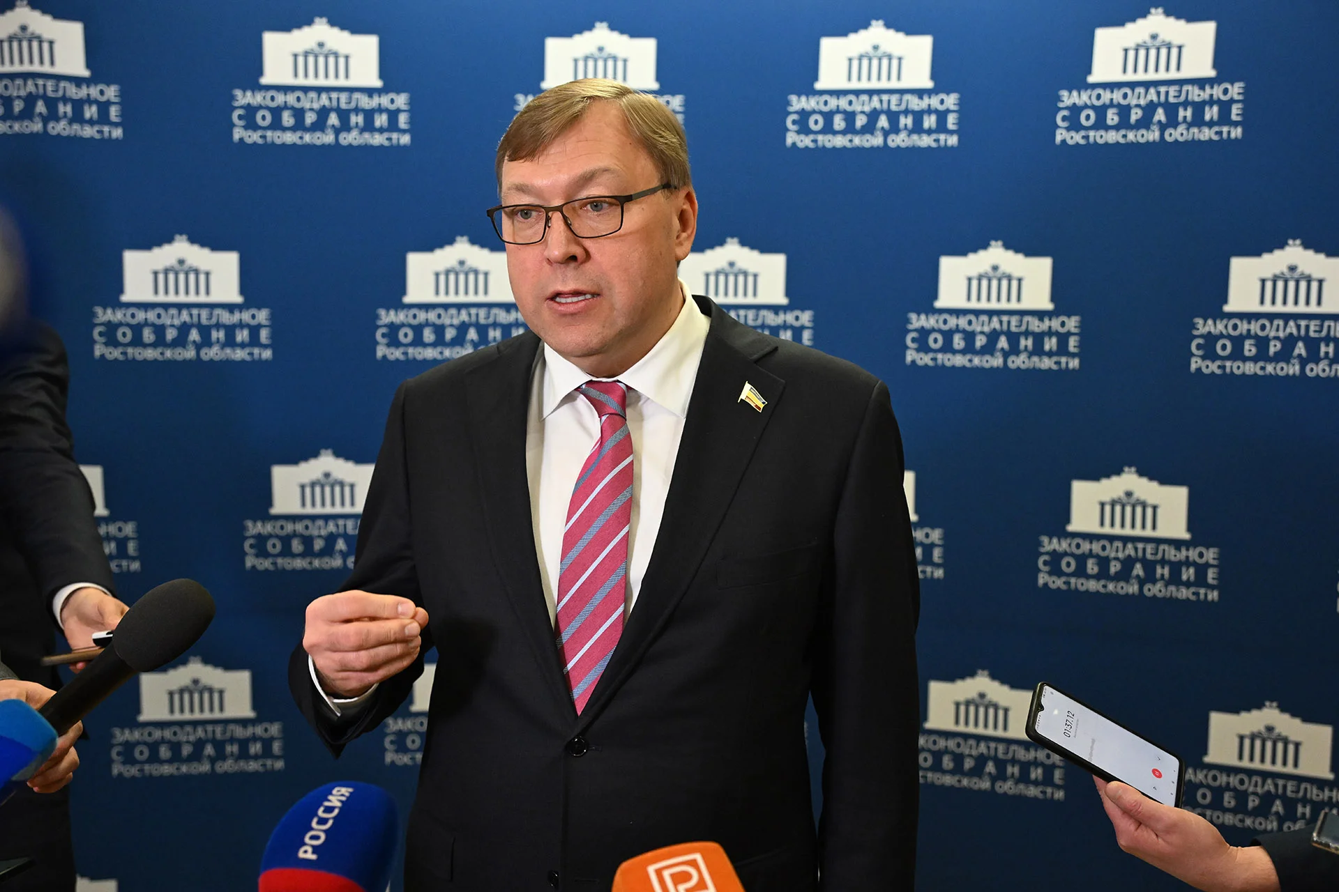 Юрий Слюсарь: более 70 процентов бюджета области направлено на социальные меры