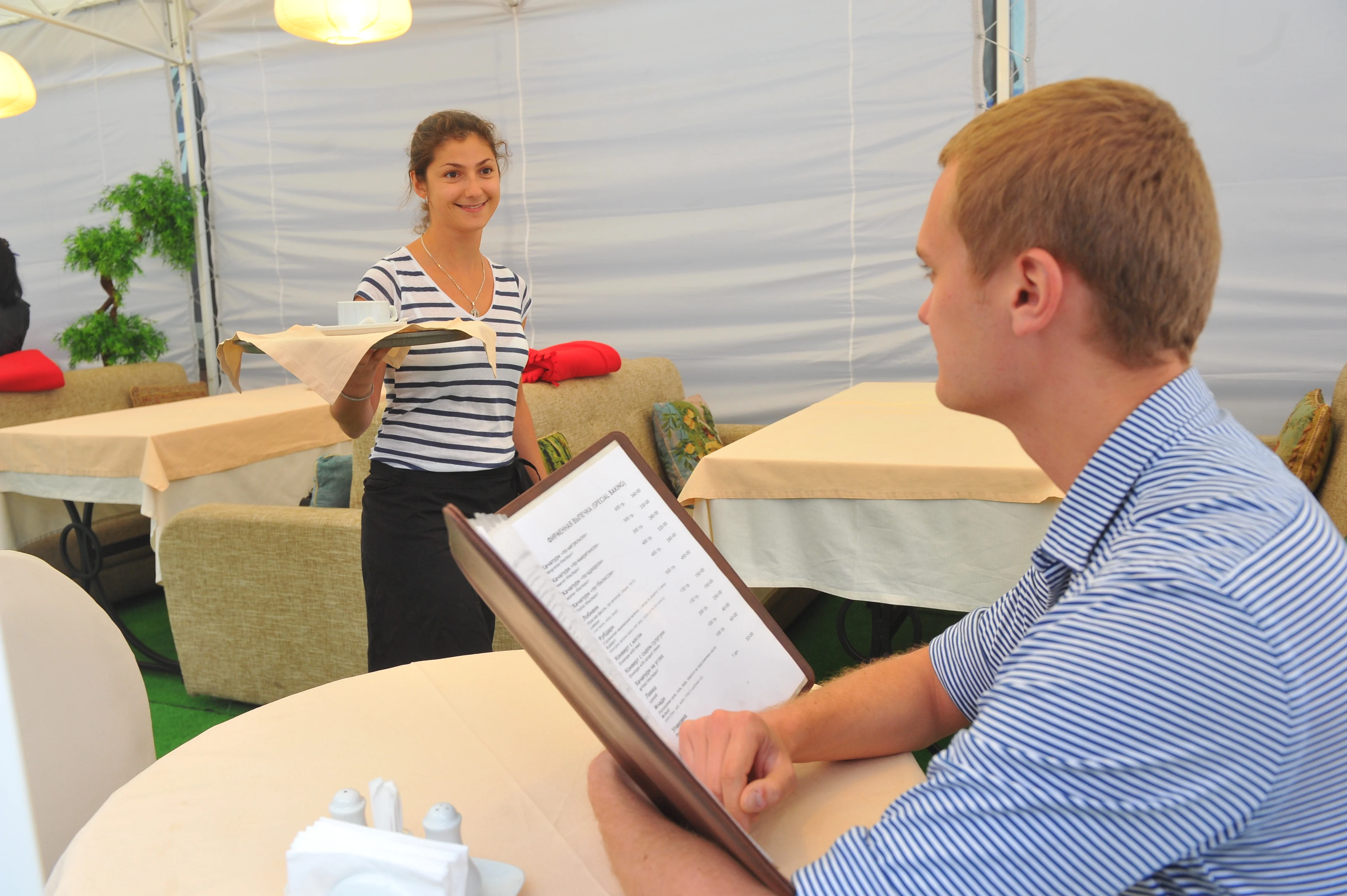 Обед по ГОСТу: Как защитить свои права и кошелек в ресторанах и кафе