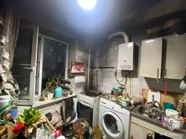 В Новочеркасске ужин пожилой женщины вызвал пожар в квартире