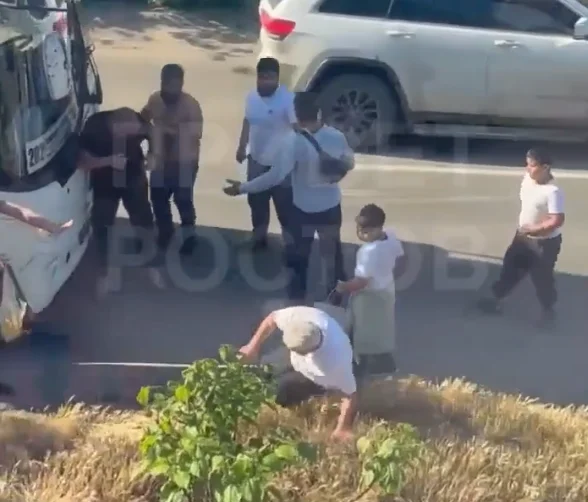 В Батайске толпа цыган жестко избила водителя автобуса