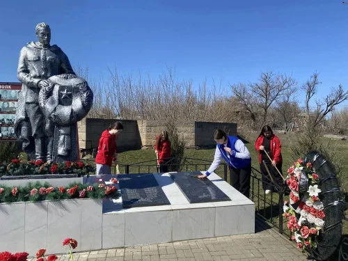 Более 2300 мемориалов привели в порядок в рамках акции «Дон помнит»