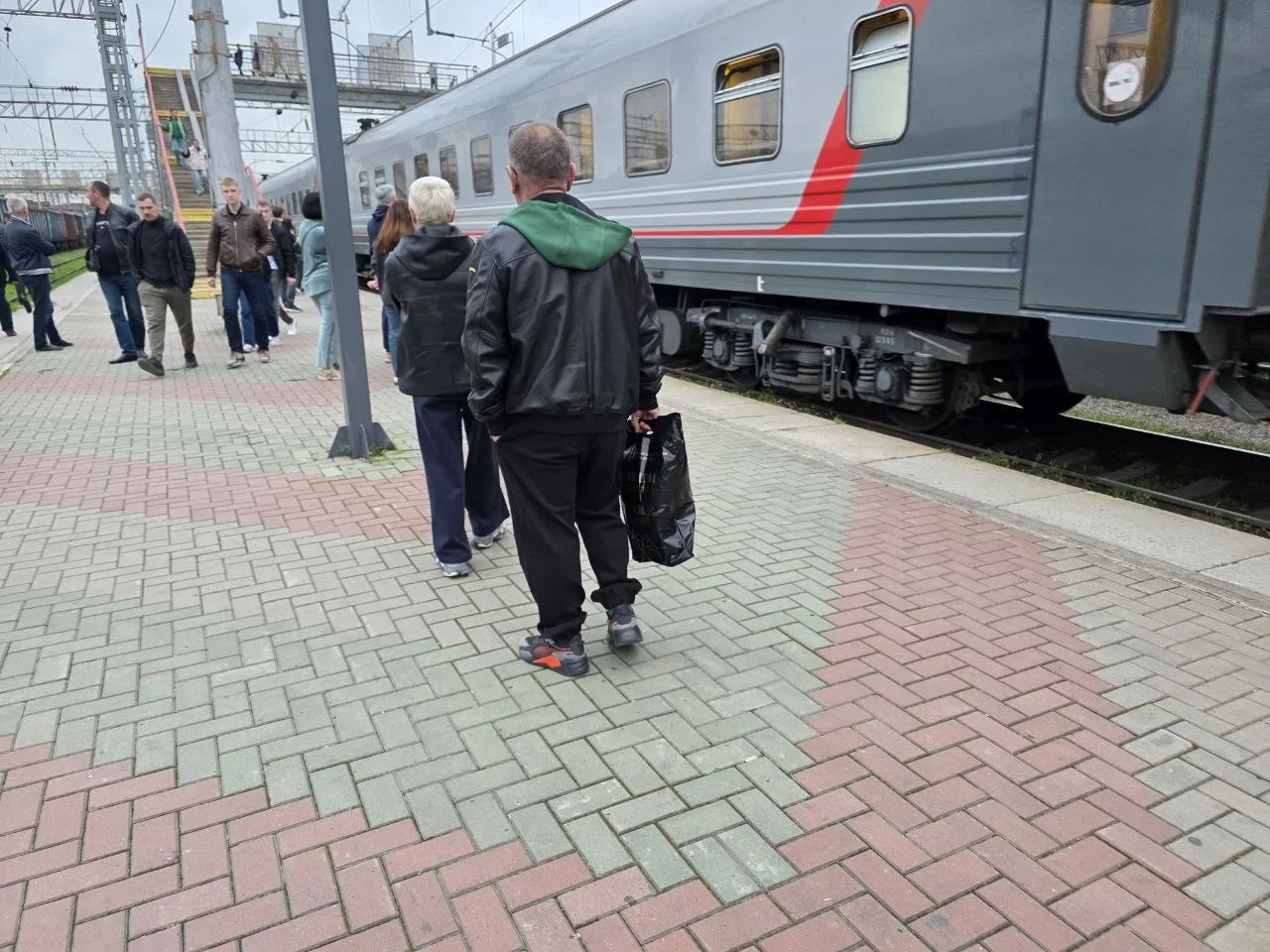 Поезда массово задерживаются в пути через Ростовскую область после вражеской атаки