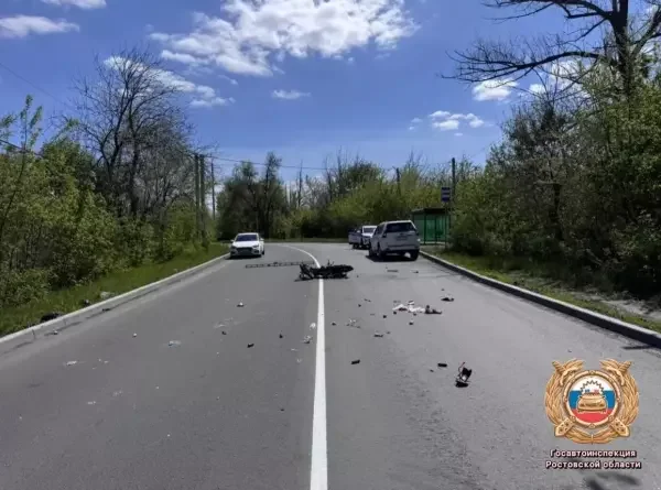 В Новошахтинске мотоциклист потерял управление и выехал на встречную полосу
