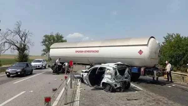 На Северном обходе под Ростовом водитель погиб в ДТП с газовозом