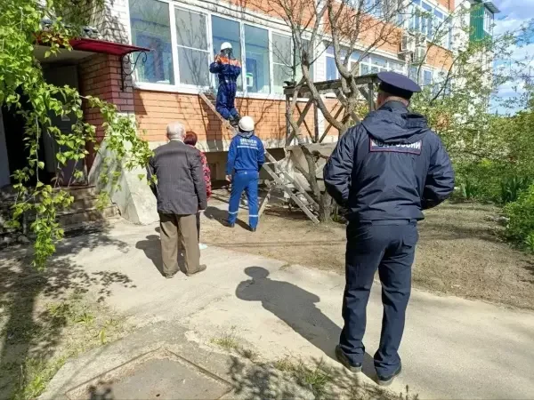 На Дону из-за включенной газовой конфорки едва не сгорела квартира