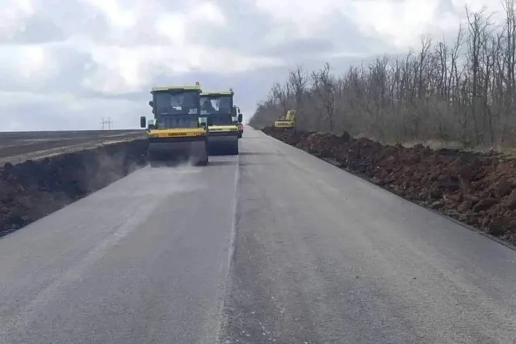 Жители станицы Краснодонецкой получат обновленную дорогу до октября