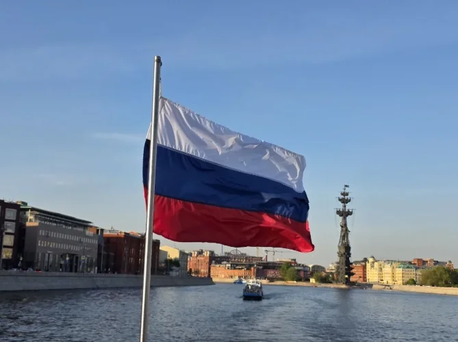 В июне россиян ждут короткая рабочая неделя и длинные выходные
