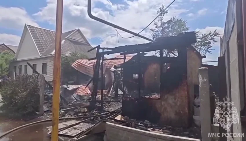 Двое подростков погибли на пожаре в Батайске 30 июня