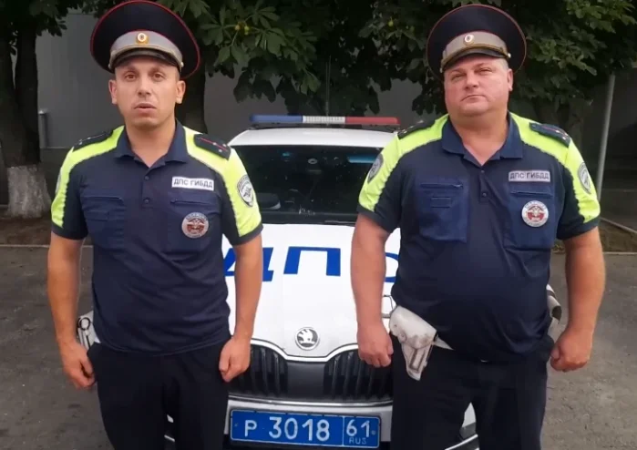 Инспекторы ДПС помогли роженице доехать в больницу в Ростове