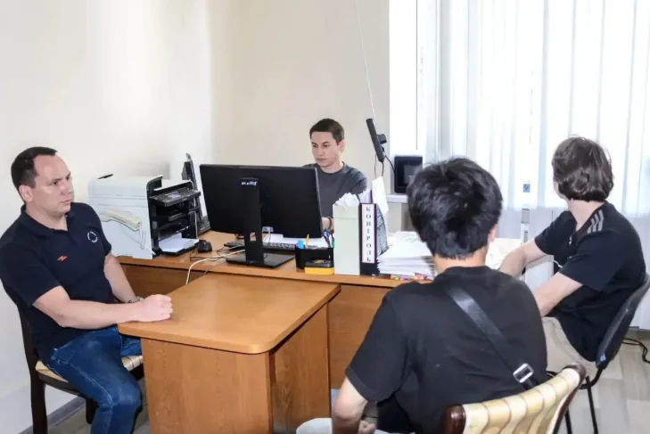 Власти Ростова отреагировали на видео с выбросом мусора возле контейнеров