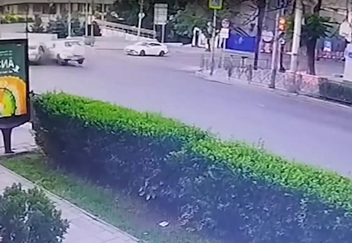 Появилось видео ДТП в Ростове, где погиб бывший директор водного института