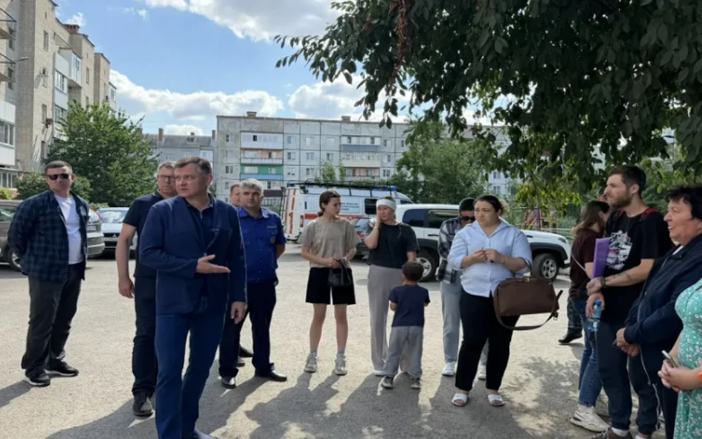 Жильцам пострадавшего от атаки БПЛА дома в Гуково предоставят жильё или компенсацию