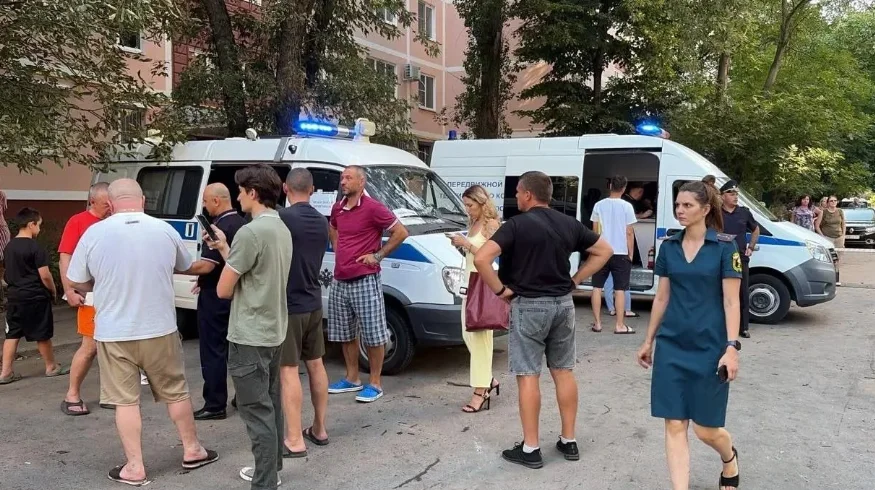 Сгорела 21 машина: мобильная приемная полиции развернута на месте ЧП в Ростове