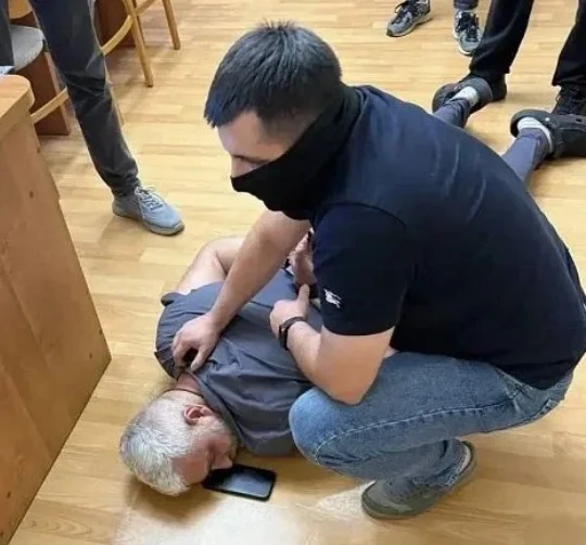 Главврач РОКБ Агабекян оказался под следствием после получения денег от пациента-инвалида