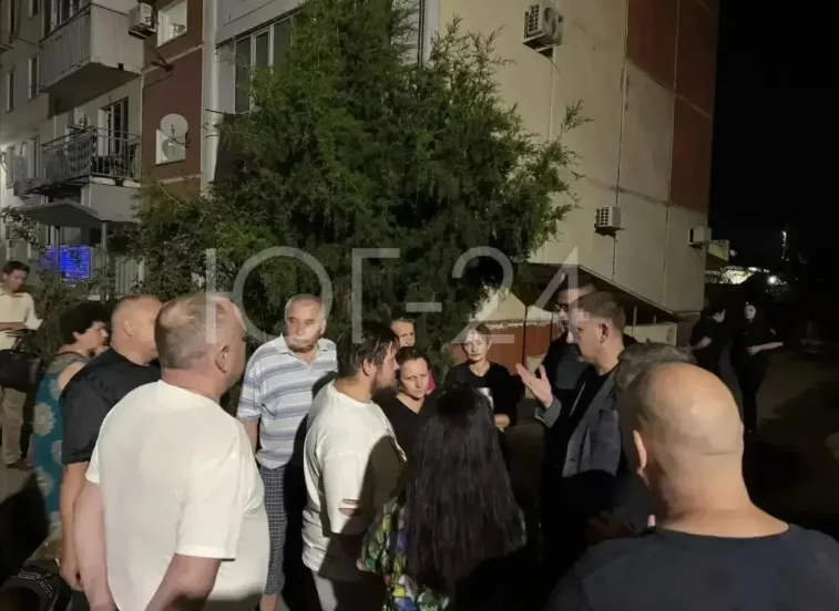 В Краснодаре обломки БПЛА повредили пятиэтажку, две женщины госпитализированы
