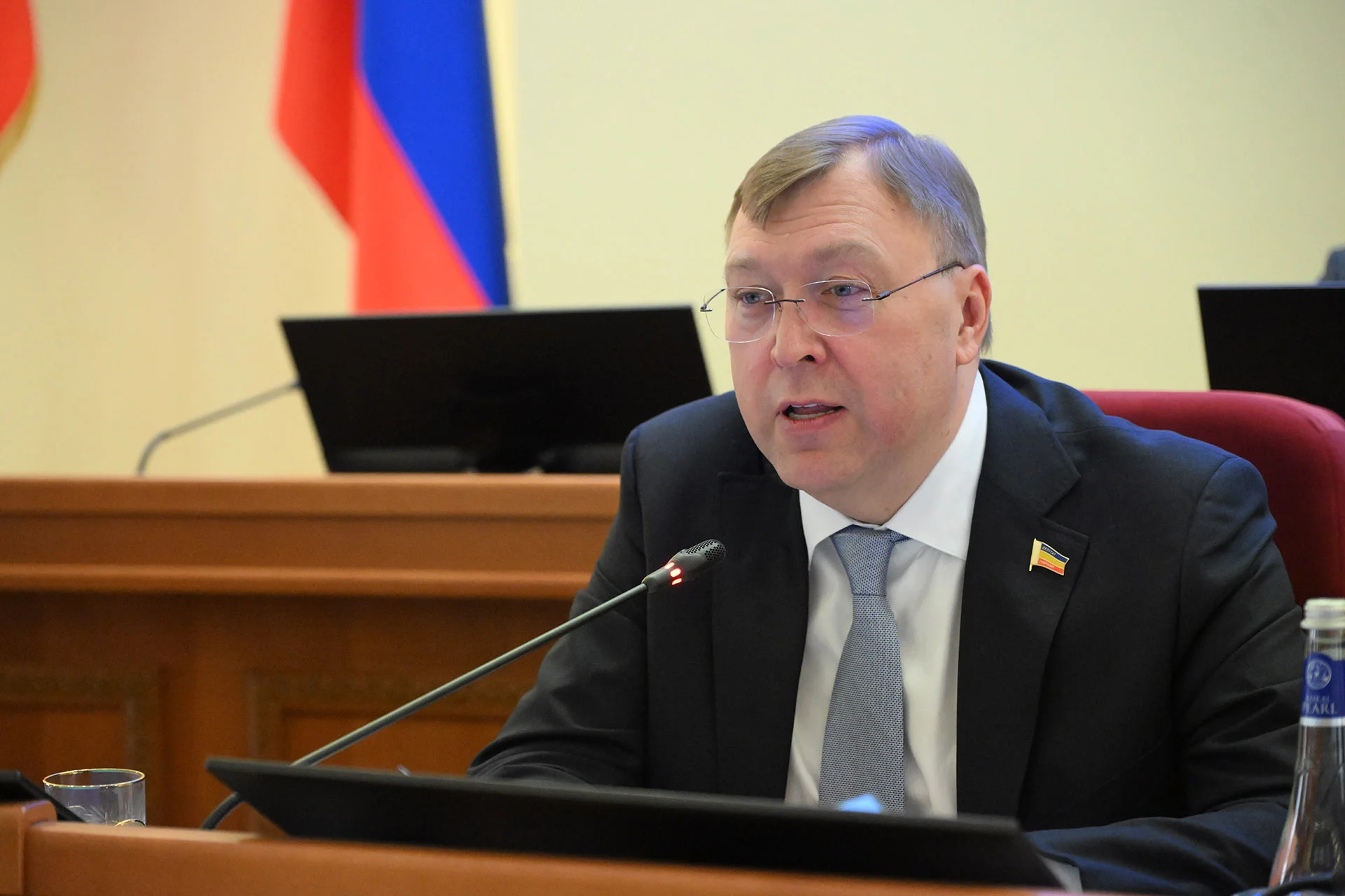Александр Ищенко оценил участие депутатов-строителей в решении социальных задач