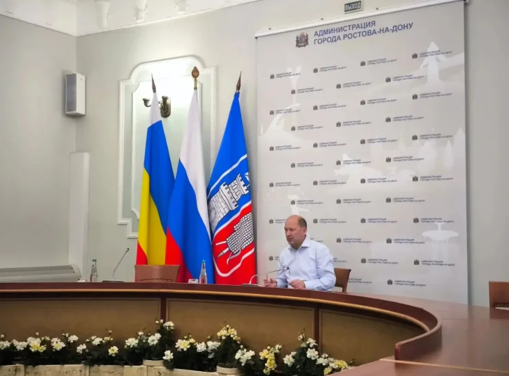 В Ростове ввели режим ЧС после атаки БПЛА. Пострадали четыре человека, включая двоих детей
