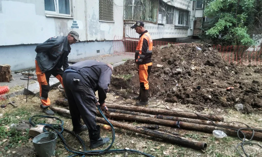 В Ростове завершают устранение дефектов на теплосетях после испытаний