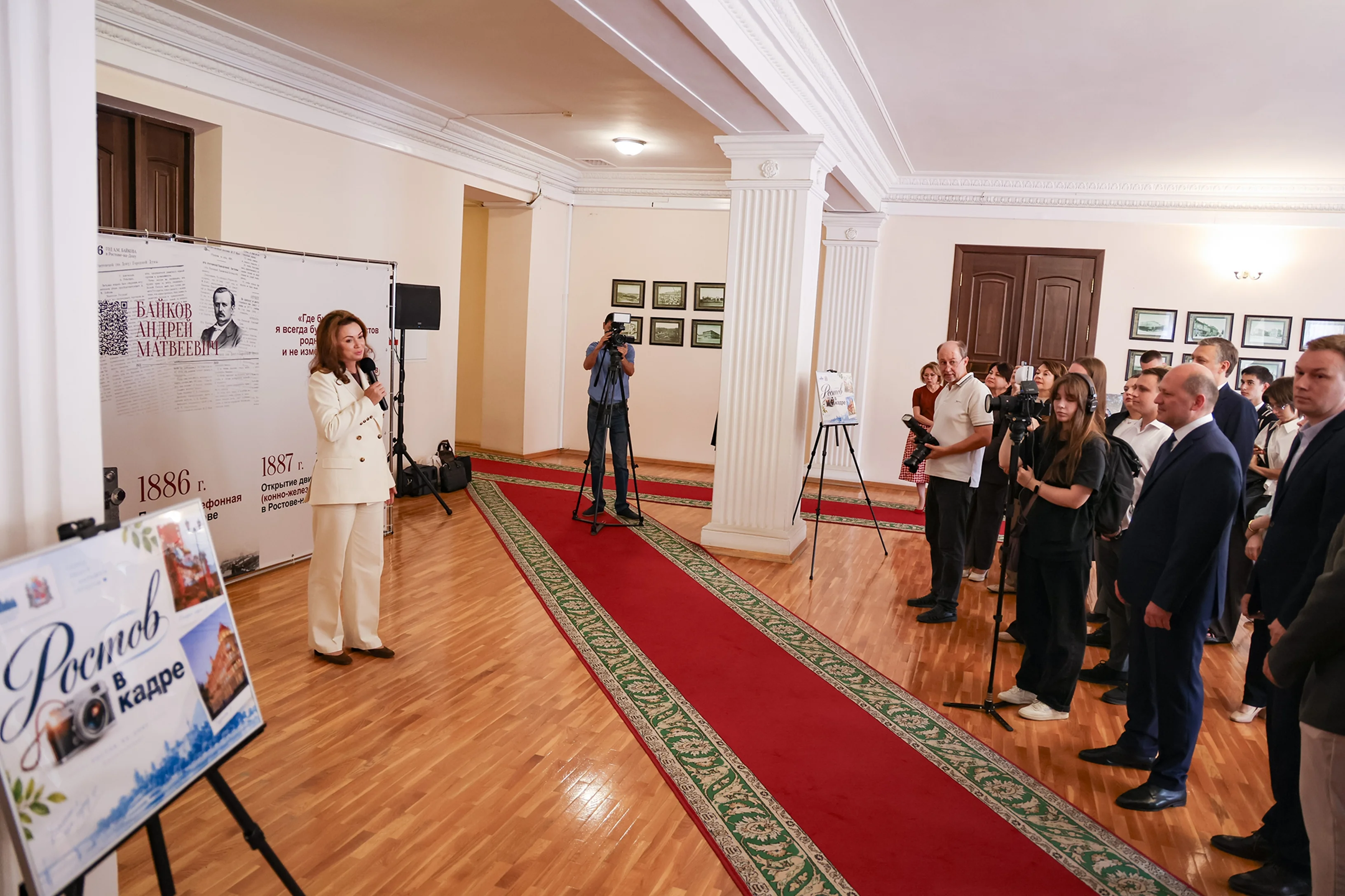 В здании Ростовской городской Думы прошла выставка местных фотохудожников