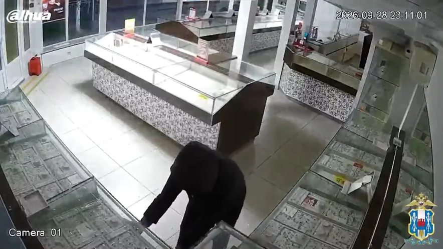 В Батайске задержали мужчину после кражи украшений на 300 тысяч рублей