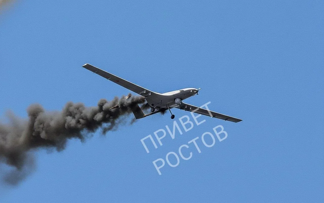 Обломки беспилотника рухнули во двор жилого дома в Ростове