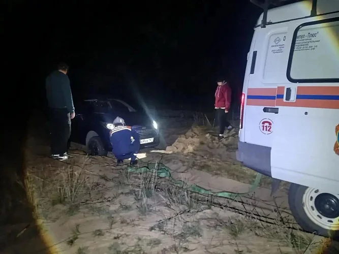 Спасатели вывели семью с ребёнком из леса в Шолоховском районе