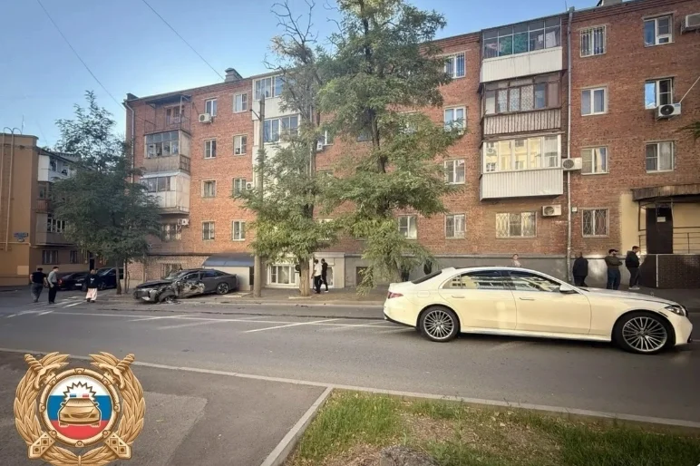 Водитель в Ростове хотел скрыться от сотрудников ДПС и устроил ДТП