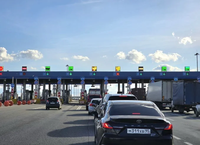 Возмущенные жители Ростовской области требуют отменить плату за проезд по М-4. Люди собирают подписи