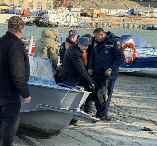 В лодке у Зелёного острова в Ростове спасли рыбака, потерявшего сознание